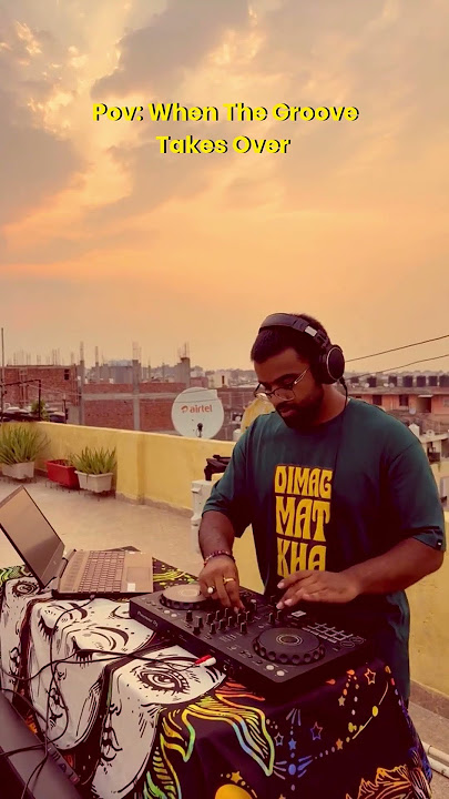 POV: When groove takes over  Rooftop. Sunset. BYOB.  @k-tvn2576  — live from Delhi #byob #roof