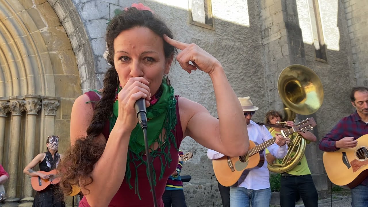 Flash mob Saint Girons samedi 8 mai 11 heures place de l’église St Girons