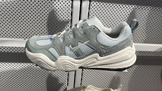 ★ナイキ★(W) Tech Hera★Light Silver Mica Green Nike Tech Hera (Light Silver/Sail/Flat Pewter/Mica Green