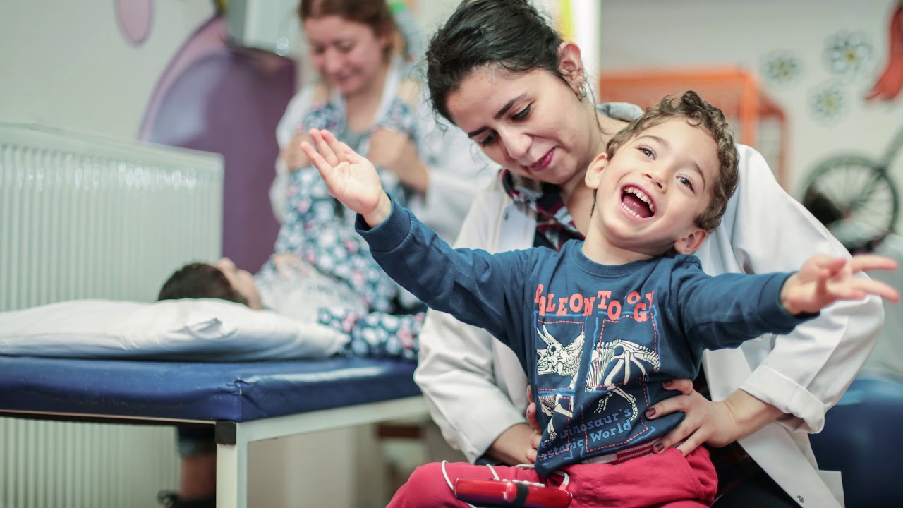 Yenidoğanlarda Serebral Palsi: Belirtileri ve Nedenleri Yenidoğanlarda Serebral Palsi: Belirtileri ve Nedenleri