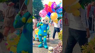 Cocomelon Wheels On The Bus Go Round