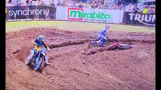 Jett lawrence runs into Deegan and goes down 