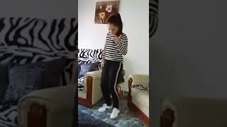 Menina A Bailhar Cigano