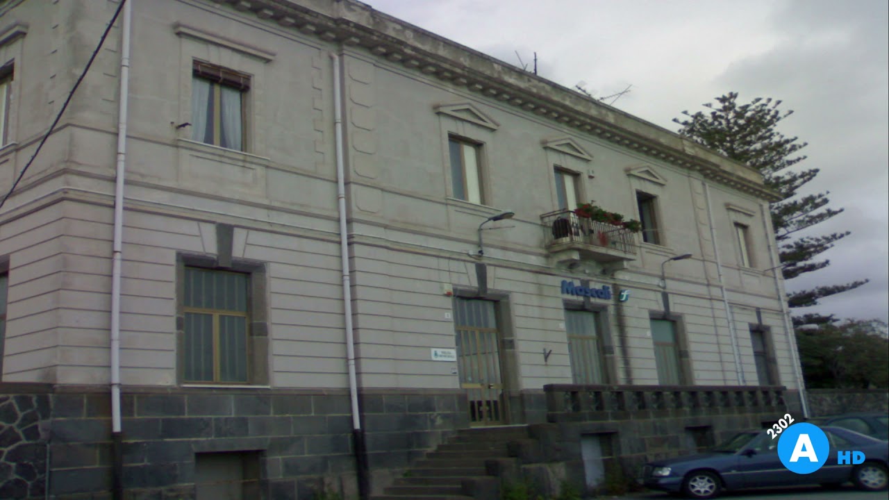 Annunci alla Stazione di Mascali