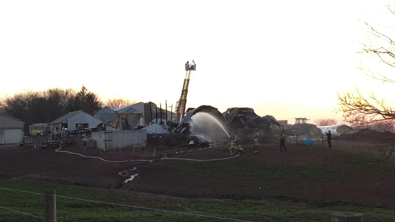 Barn fire in York County - YouTube