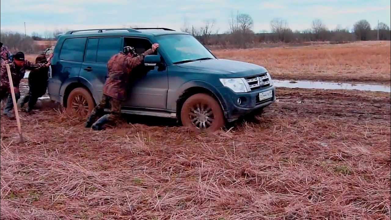 Вытащить машину из грязи. Приспособления для вытаскивания авто из грязи лебедкой. Самовытаскиватель на газ 66. Видео как вытаскивают машины. Видео как вытаскивают машины.