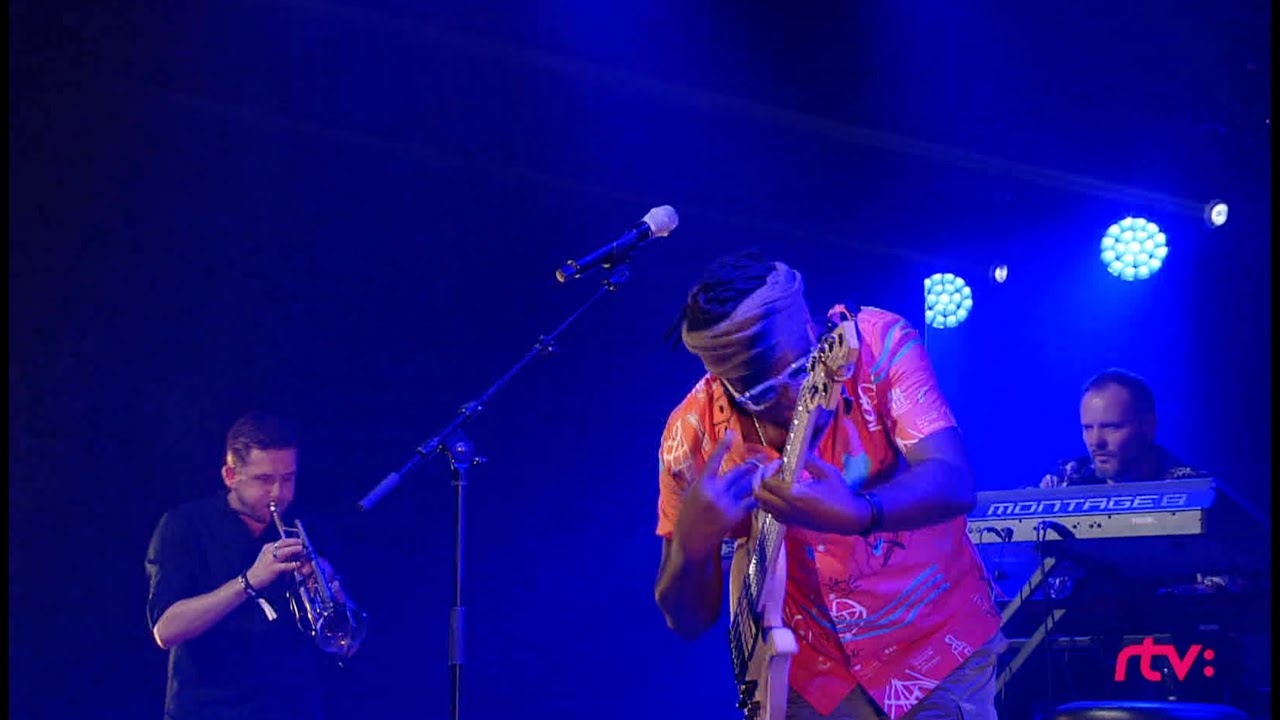 Richard Bona Group - And that's how we end a show!