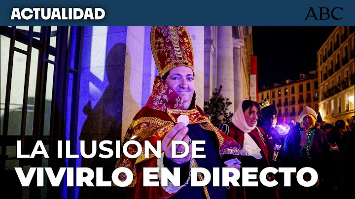 LOTERÍA DE NAVIDAD 2024 | Largas colas en el Teatro Real de Madrid para vivir el sorteo en directo
