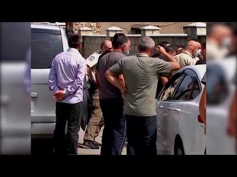 ზურაბ ზვიადაური ძმის დაკრძალვაზე