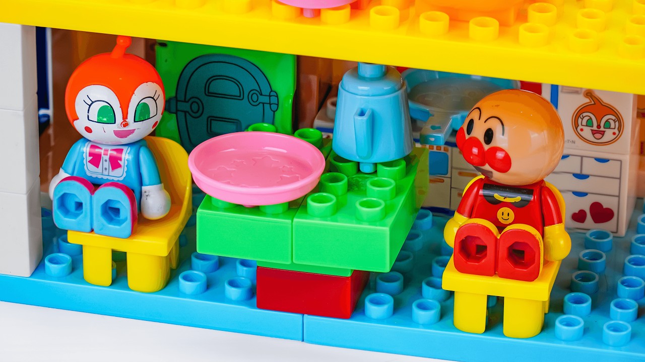 パン工場とすべり台のおうちブロックバケツ Anpanman Bread Factory
