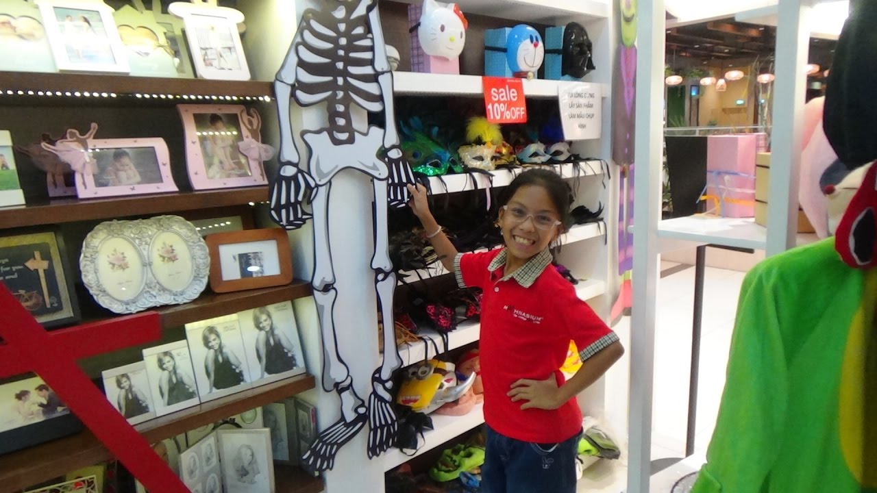 PA channel đi siêu thị Nhật Aeon mall Bình tân và ngắm khu vườn bí ngô | đồ chơi trẻ em