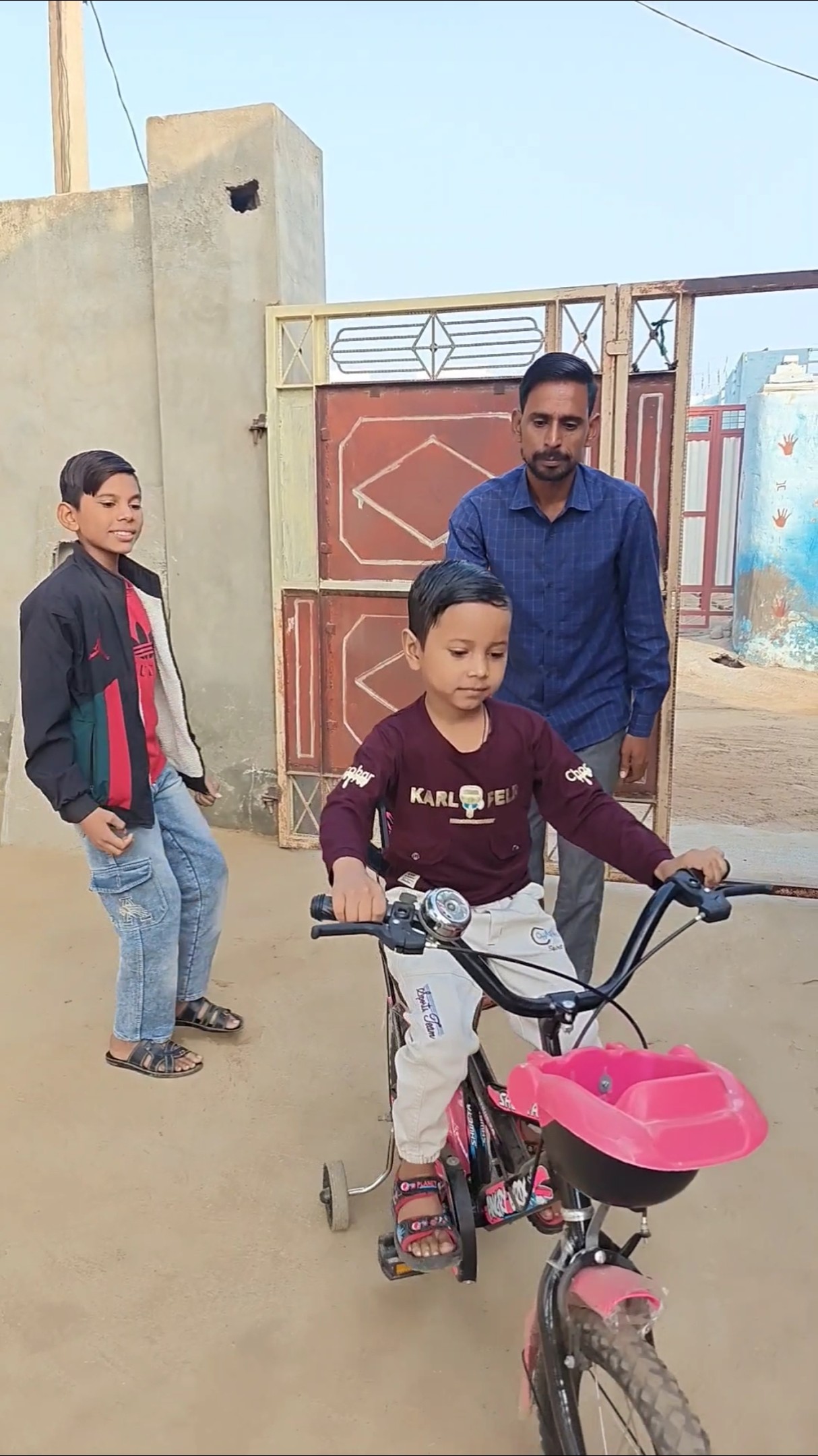 Papa mujhe bhi cycle chahie ? #shorts
