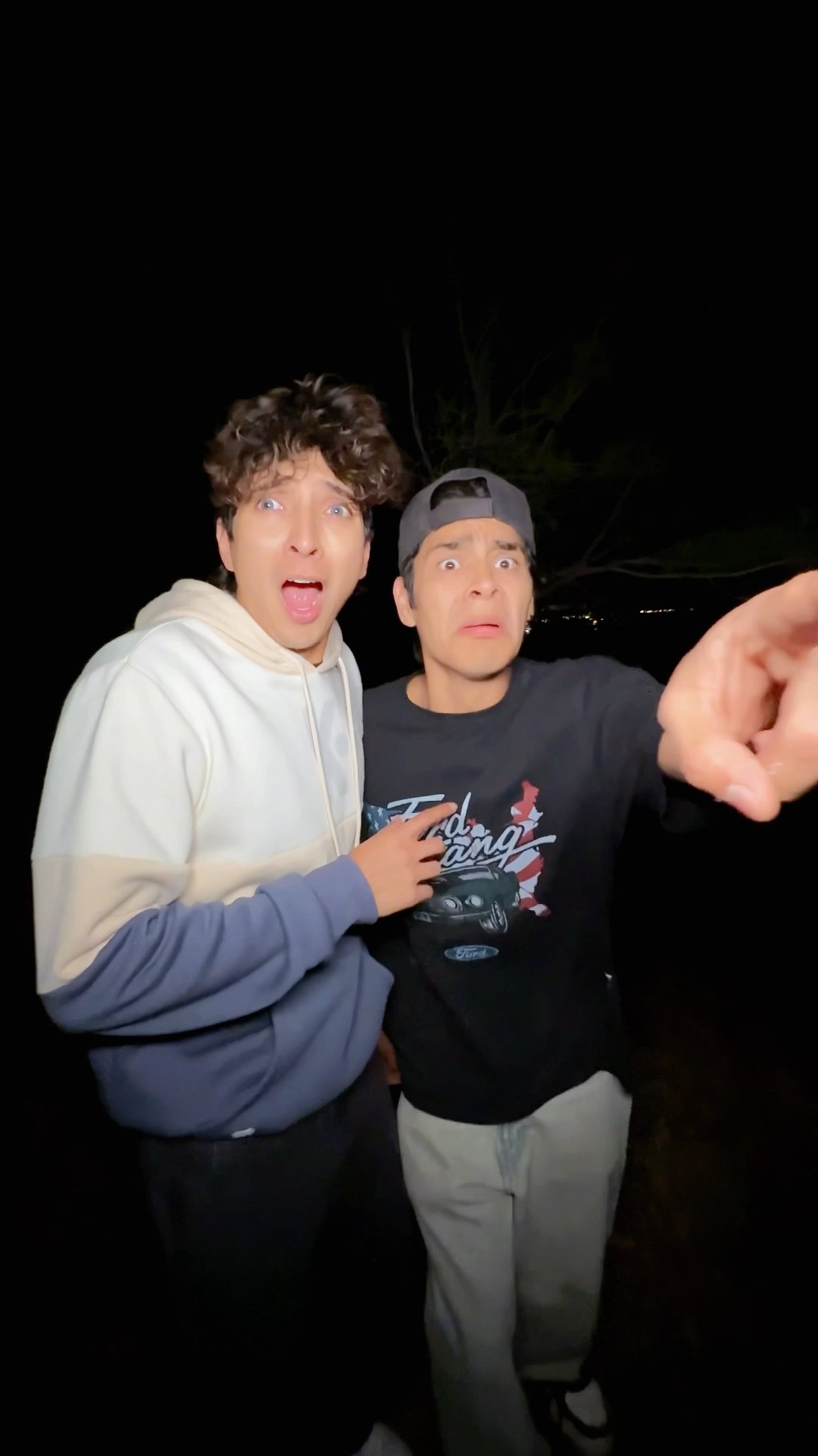 NOS ENCONTRAMOS UN ZOMBIE ?‍♂️ EN LA NOCHE ! ​⁠@abraham_boyy