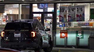 Man attacked with machete during robbery at South Side convenience store, SAPD says