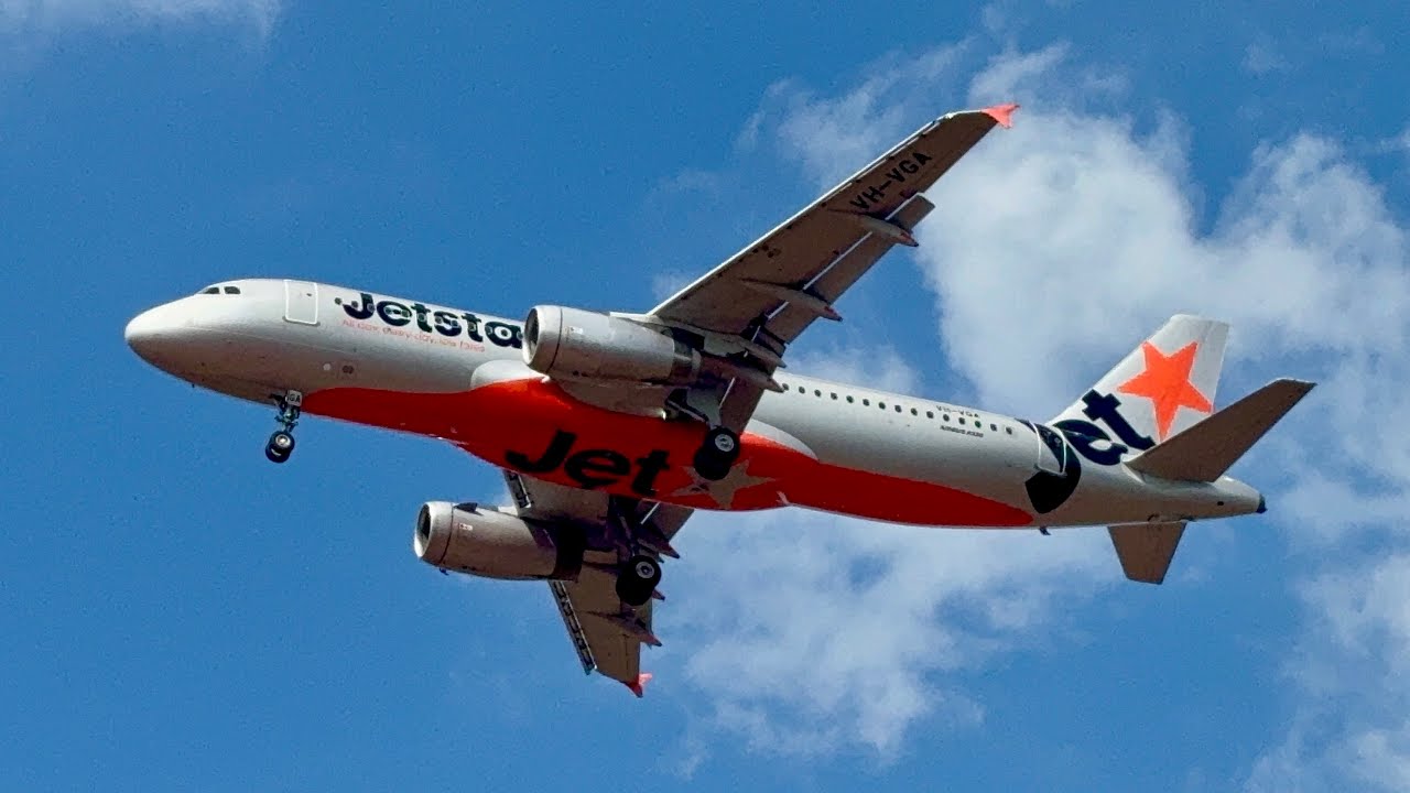 9 AMAZING Arrivals Into Darwin International Airport runway 29