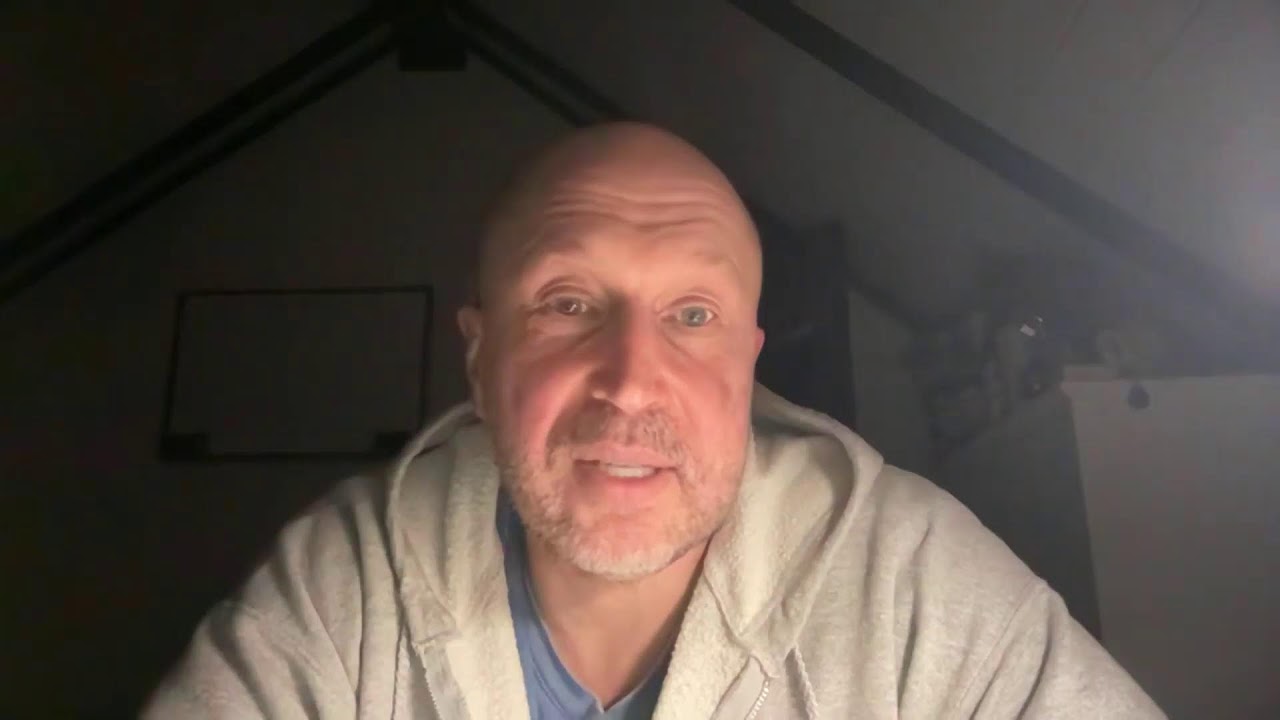 Когда ты остаёшься один в самый тёмный момент — начинается твоя настоящая жизнь.