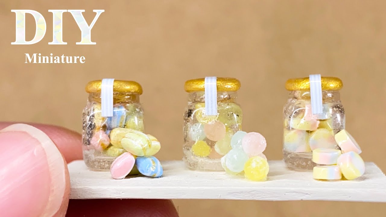 粘土 Uvレジン ミニチュア 瓶入りキャンディ3種類 作ってみました Diy Miniature Three Kinds Of Candy In A Jar Clay Uv Resin Youtube