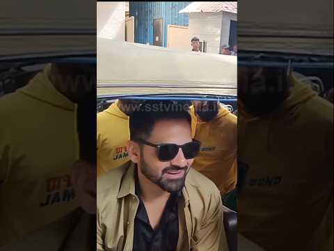 ಆಟೋ ಪ್ರಮೋಷನ್ ನಲ್ಲಿ ಆಟೋ ಚಲಾಯಿಸಿದ ರಾಜು ಜೇಮ್ಸ್ ಬಾಂಡ್ ಹೀರೋ #kannadafilmindustry #news #sstv #bengaluru ಆಟೋ ಪ್ರಮೋಷನ್ ನಲ್ಲಿ ಆಟೋ ಚಲಾಯಿಸಿದ ರಾಜು ಜೇಮ್ಸ್ ಬಾಂಡ್ ಹೀರೋ #kannadafilmindustry #news #sstv #bengaluru