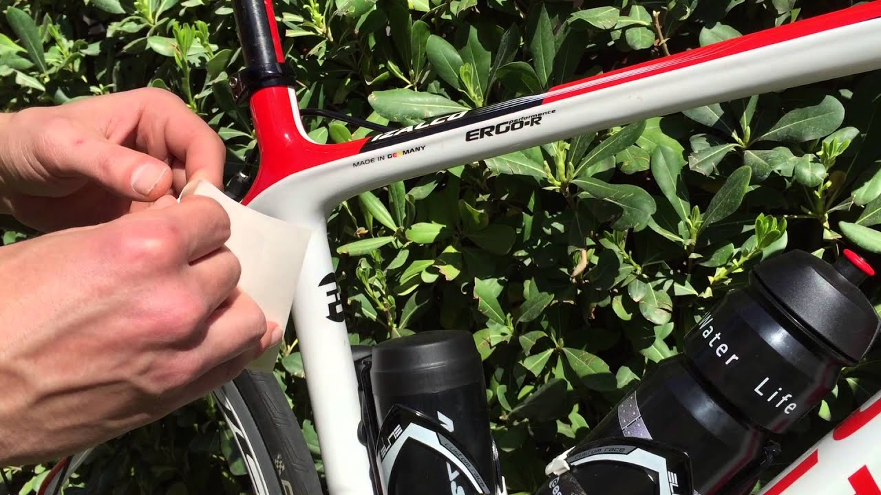 Hoe te kunnen plaatsen onze Stickers met uw naam en vlag op je fiets -  YouTube