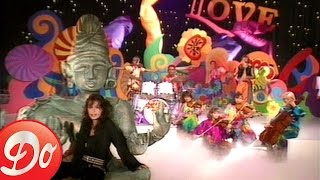 Emmanuelle  Love And Kiss show Dorothe