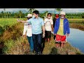 MANNY PACQUIAO VISITS RICE FARMERS