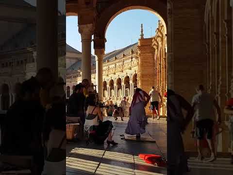 صعبة الغلطة عندي صعبة صعبة صعبةلا تفكر ترسملي قلبي ترسملي قلبي طفل وراكض خلف اللعبة ع حفاف الرصيف