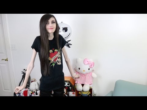 TRYING ON MY OLD CLOTHES!