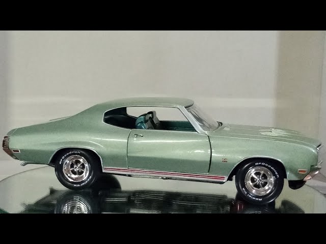 AWオートワールド/'70 Buickビュイック GS Stage1 1/18 1:18 1970 Buick GS Stage1, Gold, Brown Hardtop - Featured In