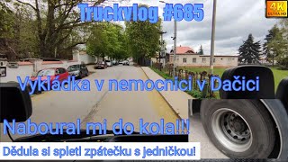 #685, dědula do mě naboural! Spletl si zpátečku s jedničkou 🙆! Vykládka v nemocnici v Dačici.