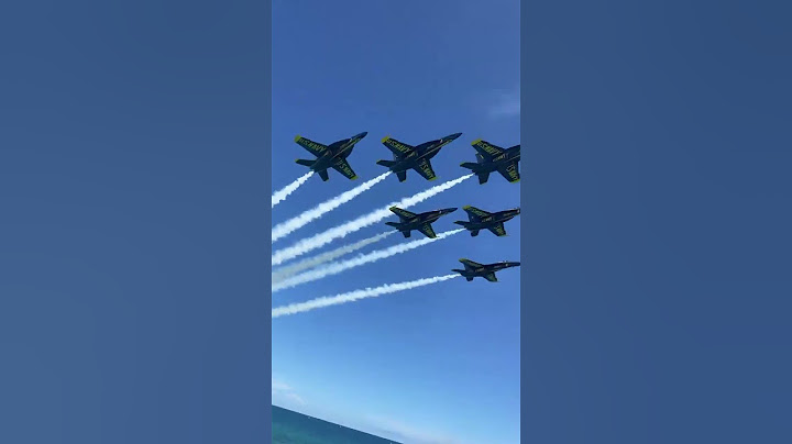 Blue Angels Flypast The Pensacola Beach