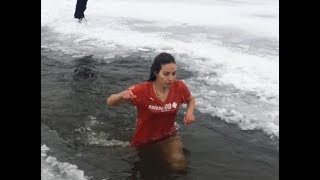 крещение , купание в проруби 2018