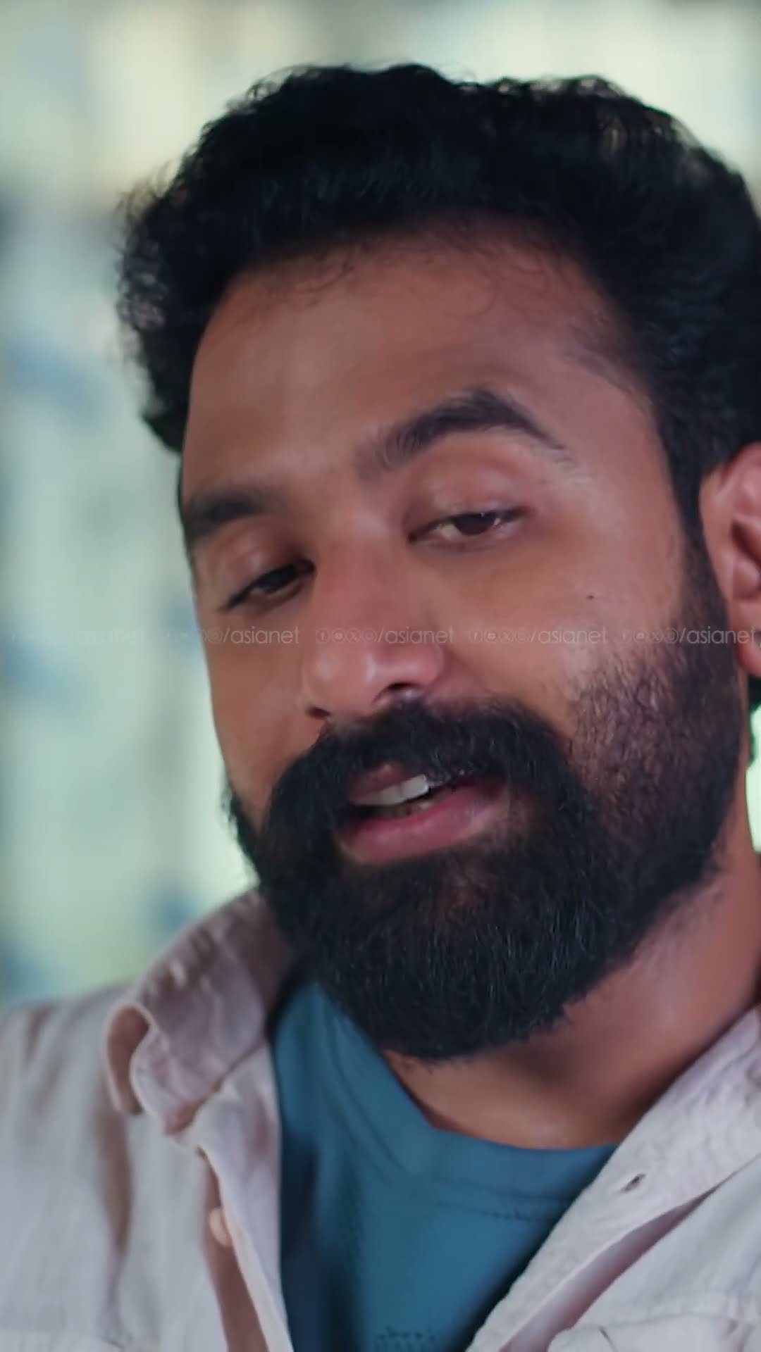 #Pavithram വേദ.. ഒരു നിമിഷം ഇവിടെ ഇരിക്കാൻ പറ്റുമോ??