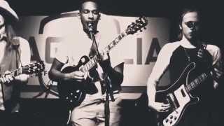 Leon Bridges - Chain Gang (Sam Cooke Cover Live from Magnolia Motor Lounge) chords
