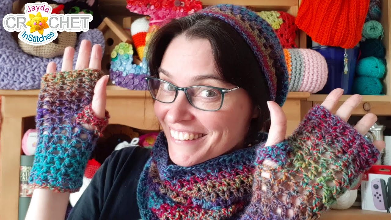 Мастер-класс по вязанию крючком перчаток без пальцев с V-образным узором — детские и взрослые раз...