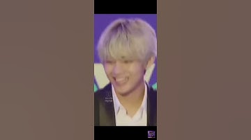 He changed his expressions in only a second 😏😎❣️#btsv#thv