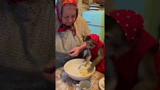 Готовим с Машенькой пирог ❤️#бабушка #recommended