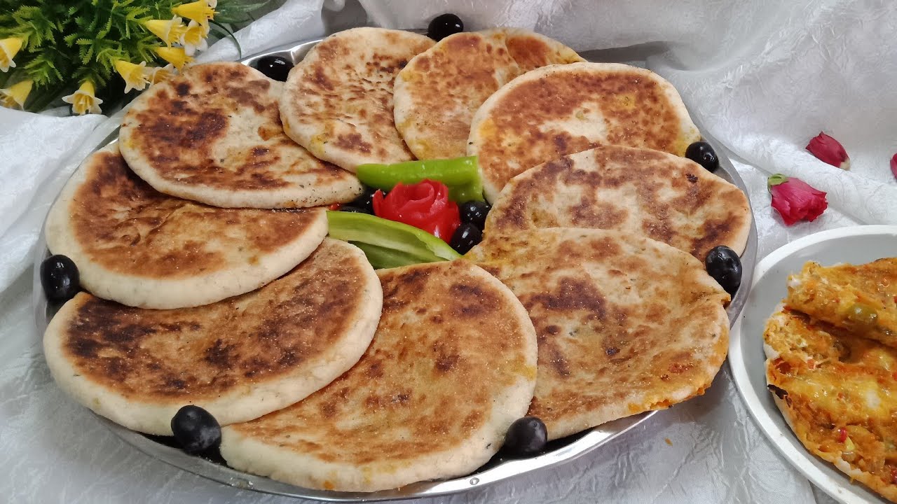 مطلوع صغير محشي (فطائر) بحشوة اقتصادية بدون لحوم ولا دجاج قمة في البنة. سلطانة الحلويات