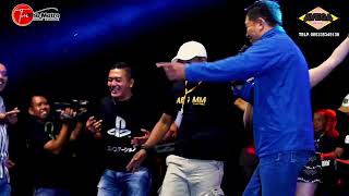 OJO DIBANDINGKE  RORO DERISA   THE METRO