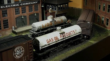 O Scale Switching Layout and Mainline Action MTH ALCO S-2