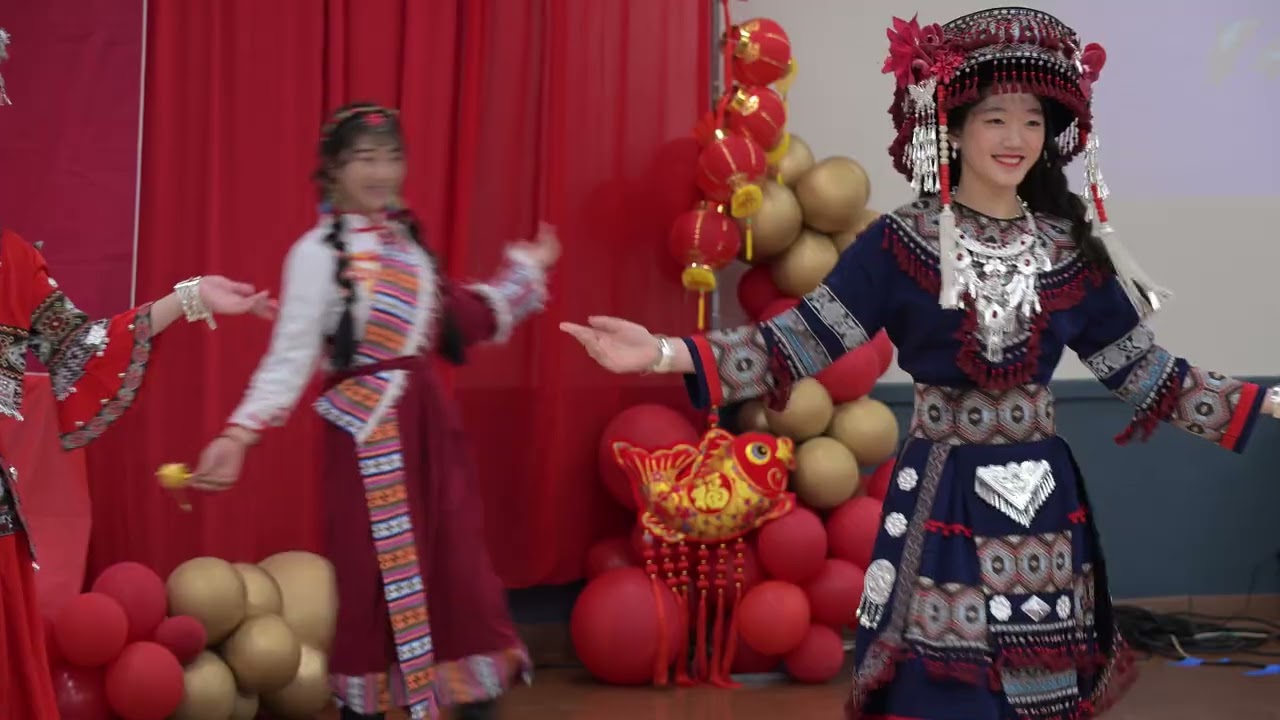 中华民族服装秀 诺曼中文学校 钱芃老师班