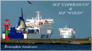 Two ferries are passing by each other | Mijają się dwa promy | Ferries Channel