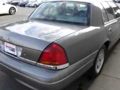 ford-crown-victoria-lx-sedan