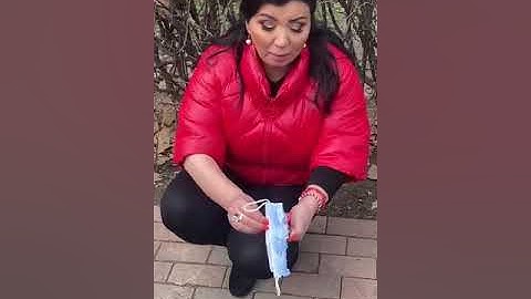 Adriana Bahmuteanu da foc la o masca. DECLARATII ANTI COVID