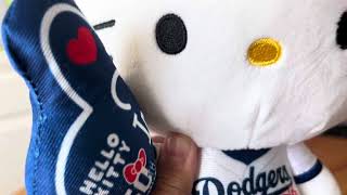 Revealing hello Kitty Dodgers plush￼