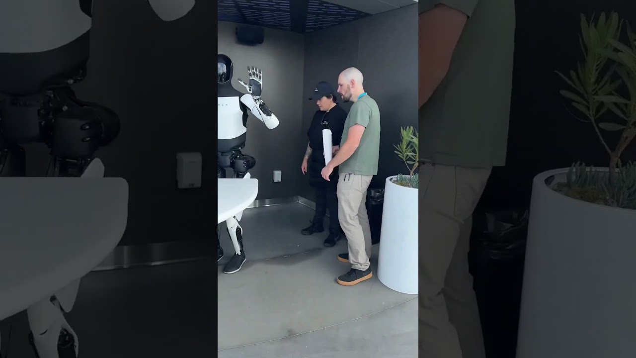 Tesla Diner Is Open — And Optimus Robot Is Serving Popcorn!