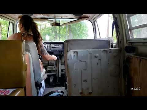 Pedal Pumping Jane Domino #1339 - Beach Day in the Bus & Car Breaks Down