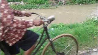 Orang Tua Lucu Naik Sepeda Wkwkwk Bikin Ngakak