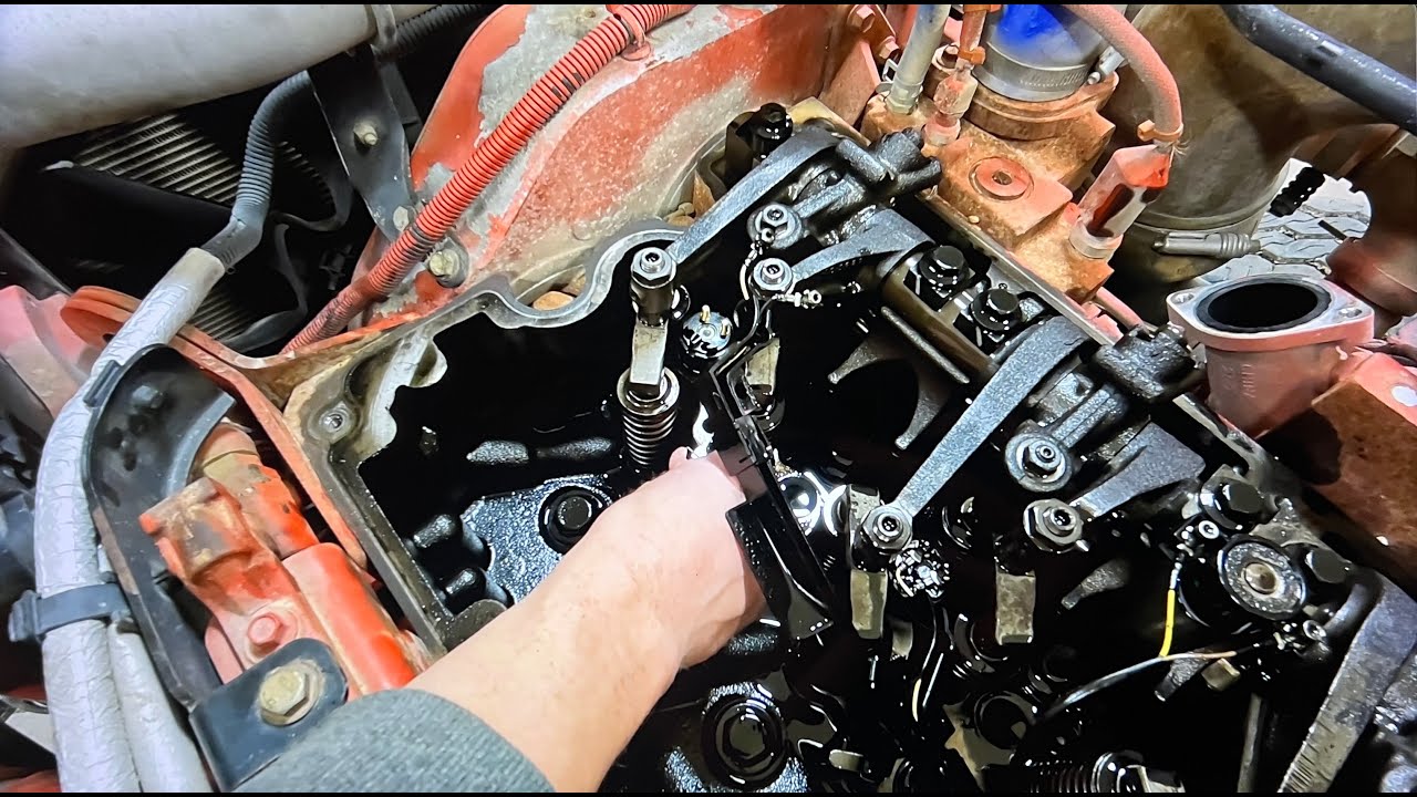 Isx Injector Rails Changing An Injector On An ISX 15 - YouTube