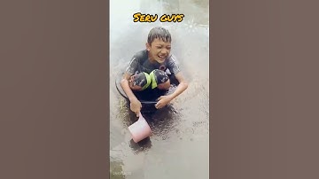 MANDI HUJAN guys SERU BANGET HUJAN-HUJANAN