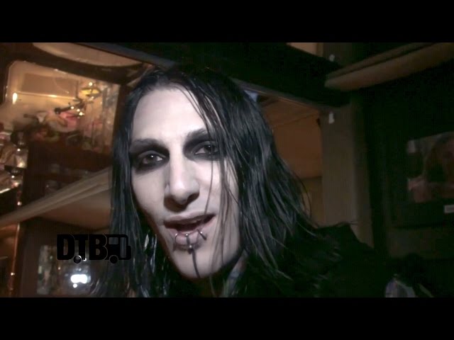 Motionless In White - BUS INVADERS Ep. 863 class=